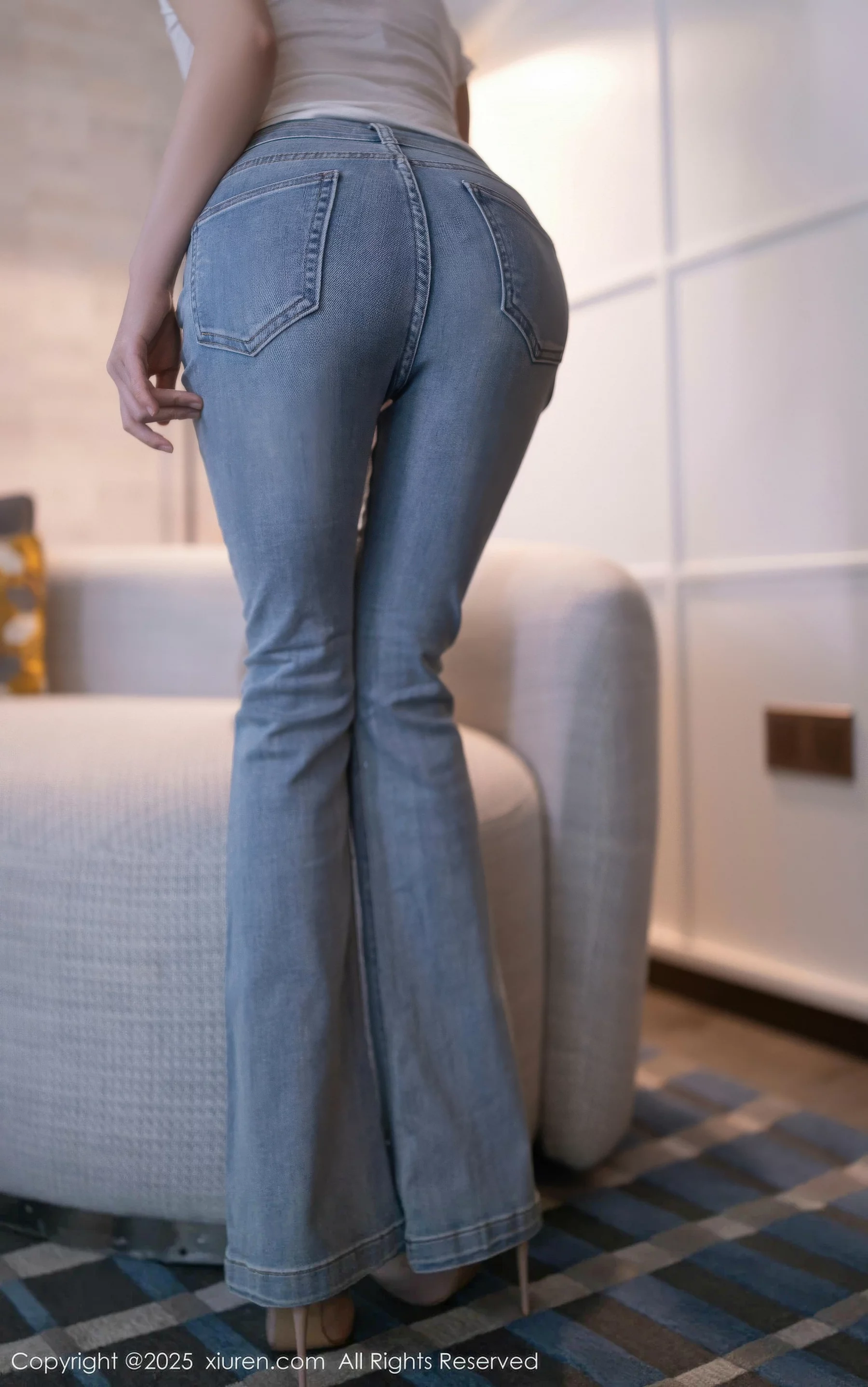 [[XiuRen秀人网]秀人网]No.10858_模特鱼子酱Fish性感暖灰蕾丝内衣配超薄肉丝秀曼妙身材诱惑写真76P