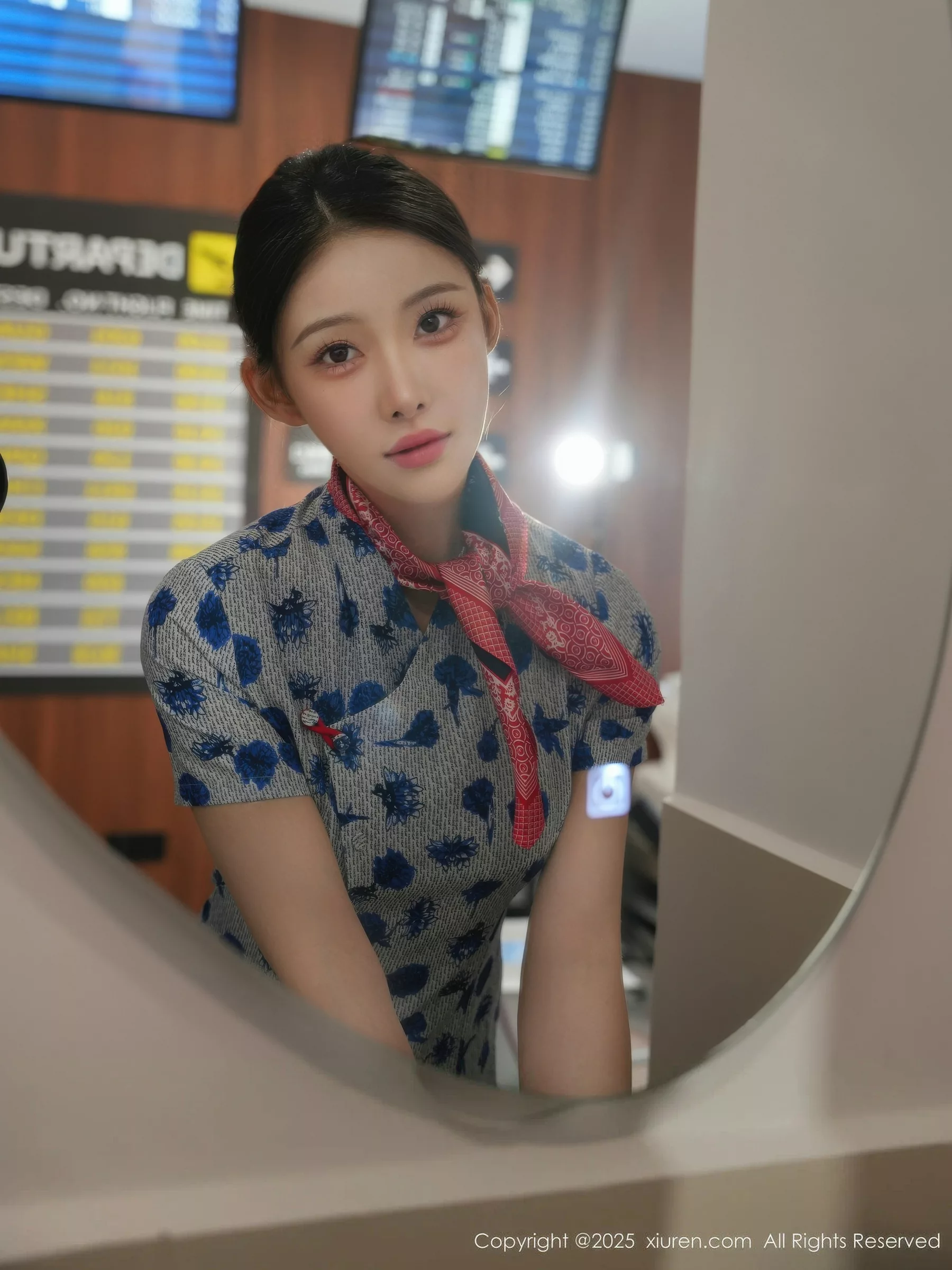 [[XiuRen秀人网]秀人网]No.10891_模特梨霜儿性感空姐制服露黑色蕾丝内衣秀丰腴身材撩人诱惑写真75P