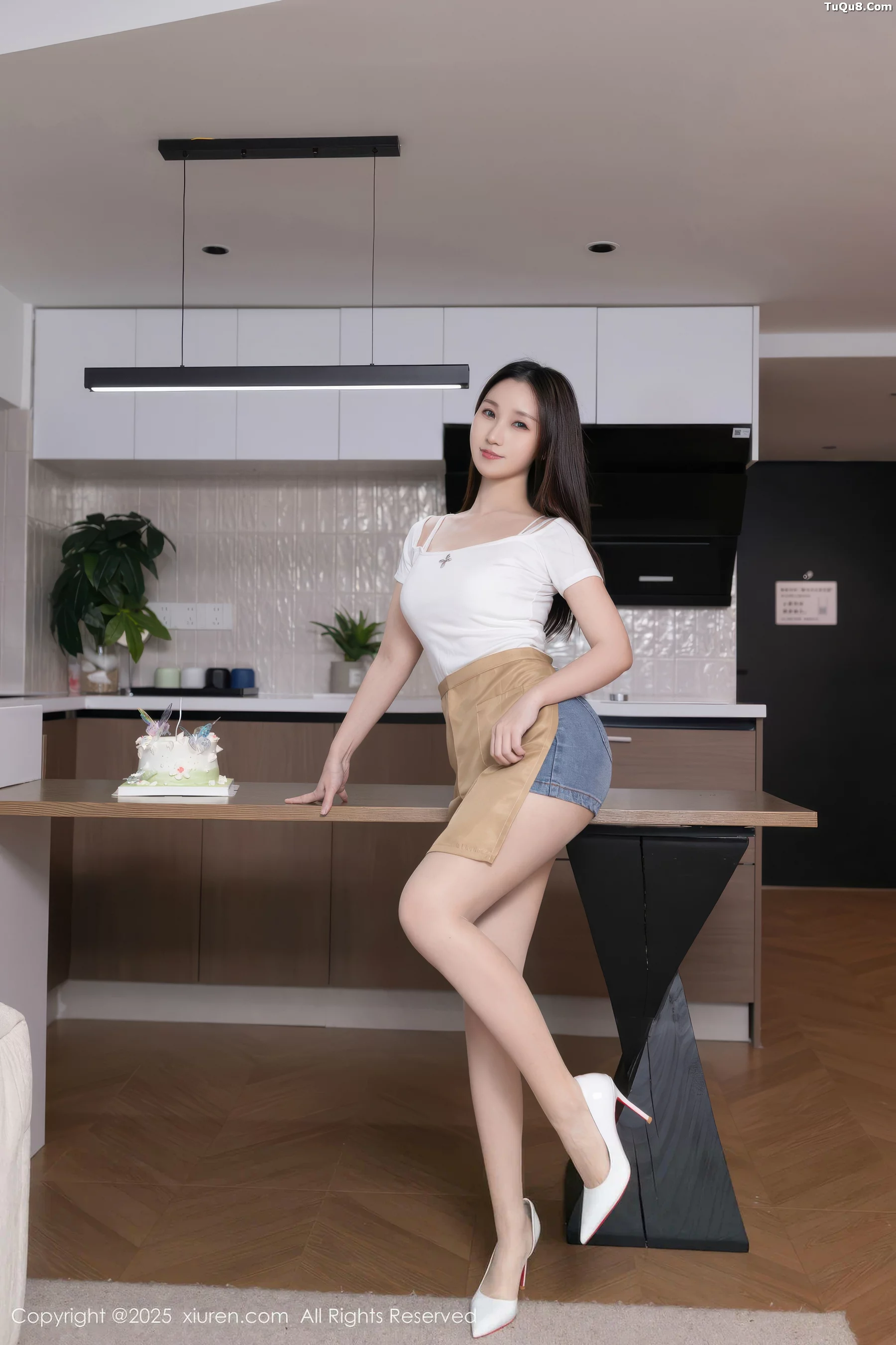 [[XiuRen秀人网]秀人网]No.10925_模特杏子Yada性感白色蕾丝内衣配超薄肉丝秀曼妙身姿诱惑写真76P