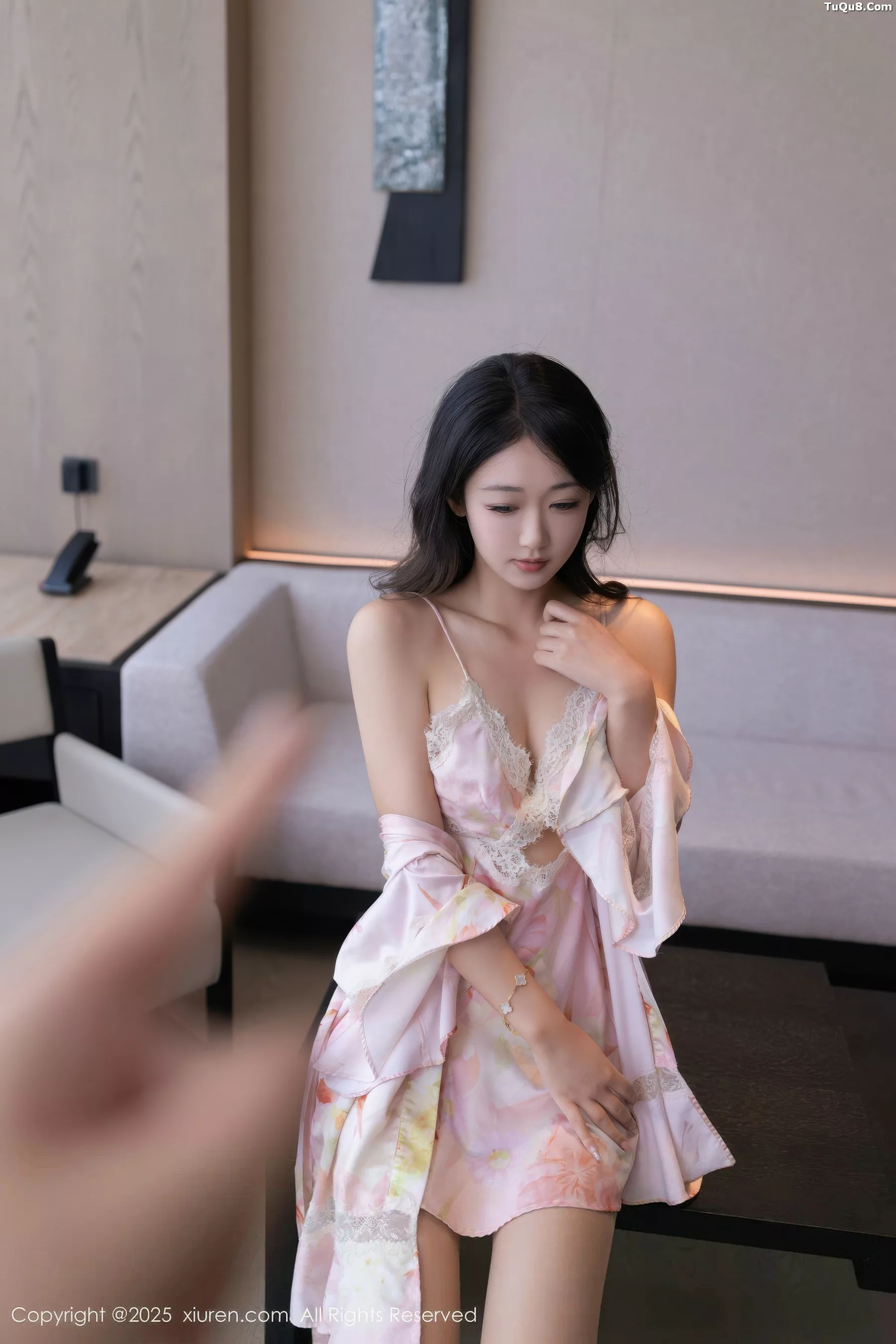 [[XiuRen秀人网]秀人网]No.10970_模特唐安琪性感粉色睡袍露粉色内衣配超薄肉丝秀曼妙身姿诱惑写真76P