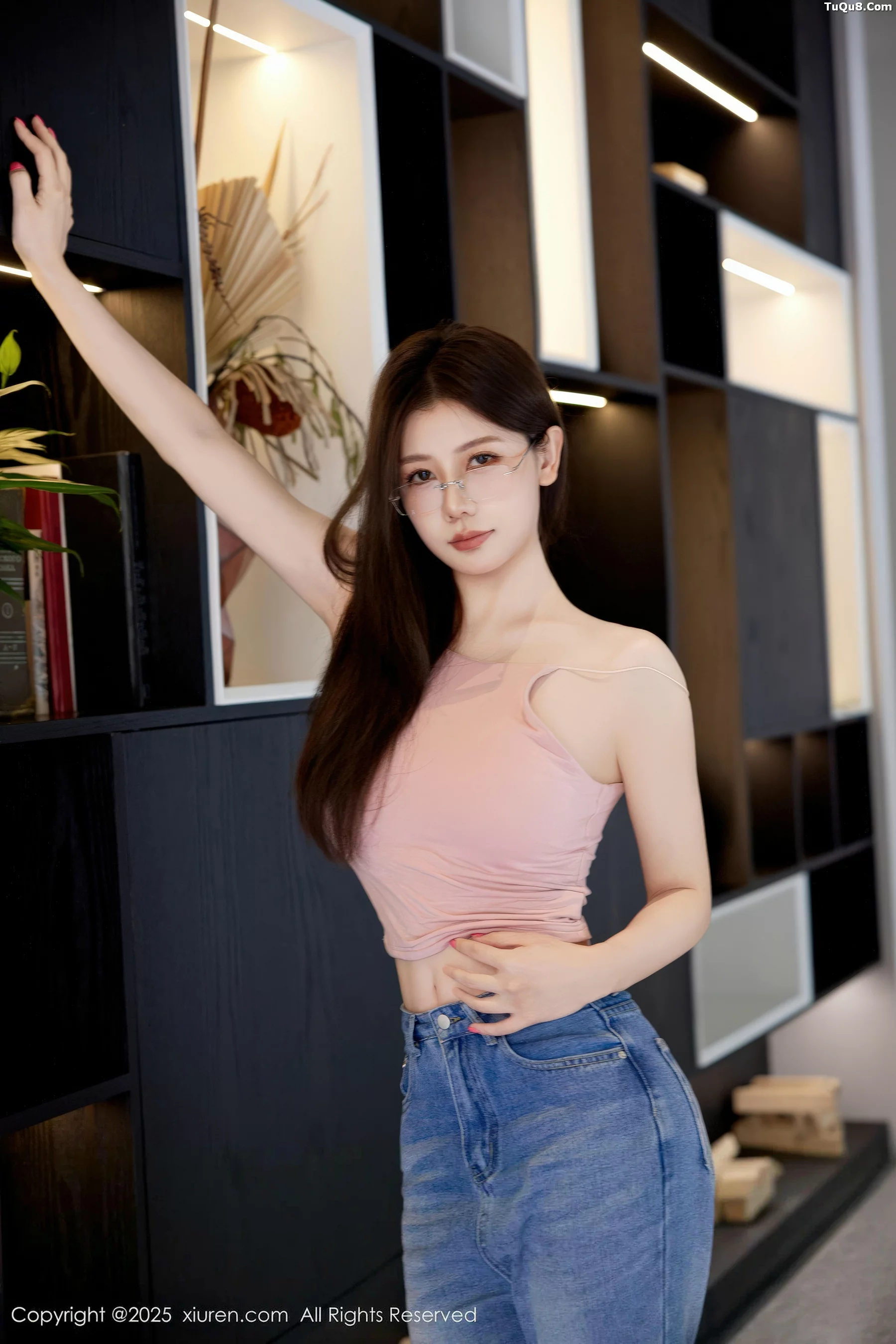 [[XiuRen秀人网]秀人网]No.10983_模特尹甜甜sunny性感粉色上衣配蓝色牛仔裤秀完美身材诱惑写真83P