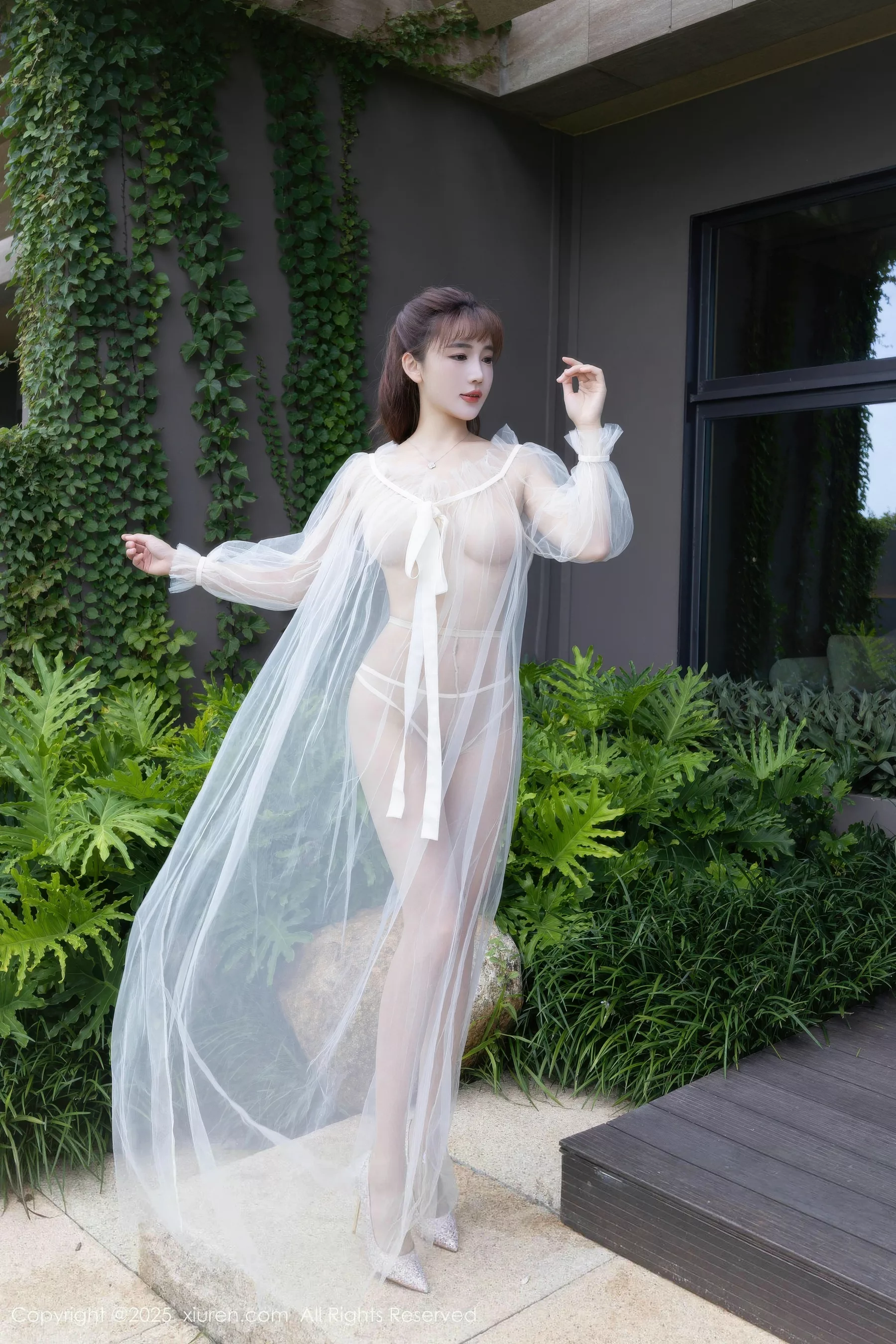 [[XiuRen秀人网]秀人网]No.10903_模特陆萱萱性感轻透白色薄纱配超薄肉丝秀柔美身姿惹火诱惑写真70P