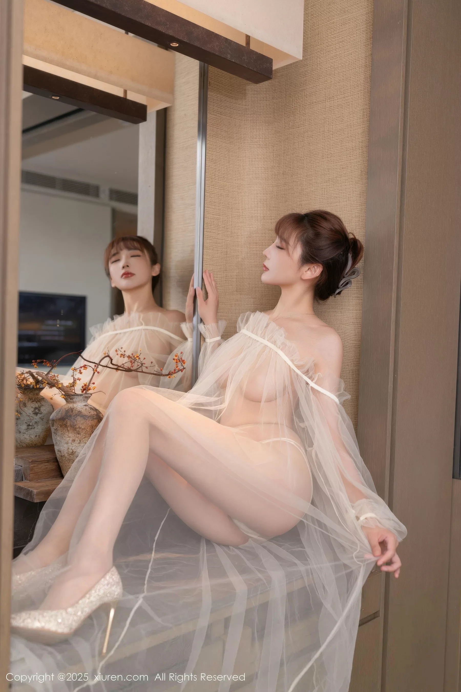 [[XiuRen秀人网]秀人网]No.10903_模特陆萱萱性感轻透白色薄纱配超薄肉丝秀柔美身姿惹火诱惑写真70P