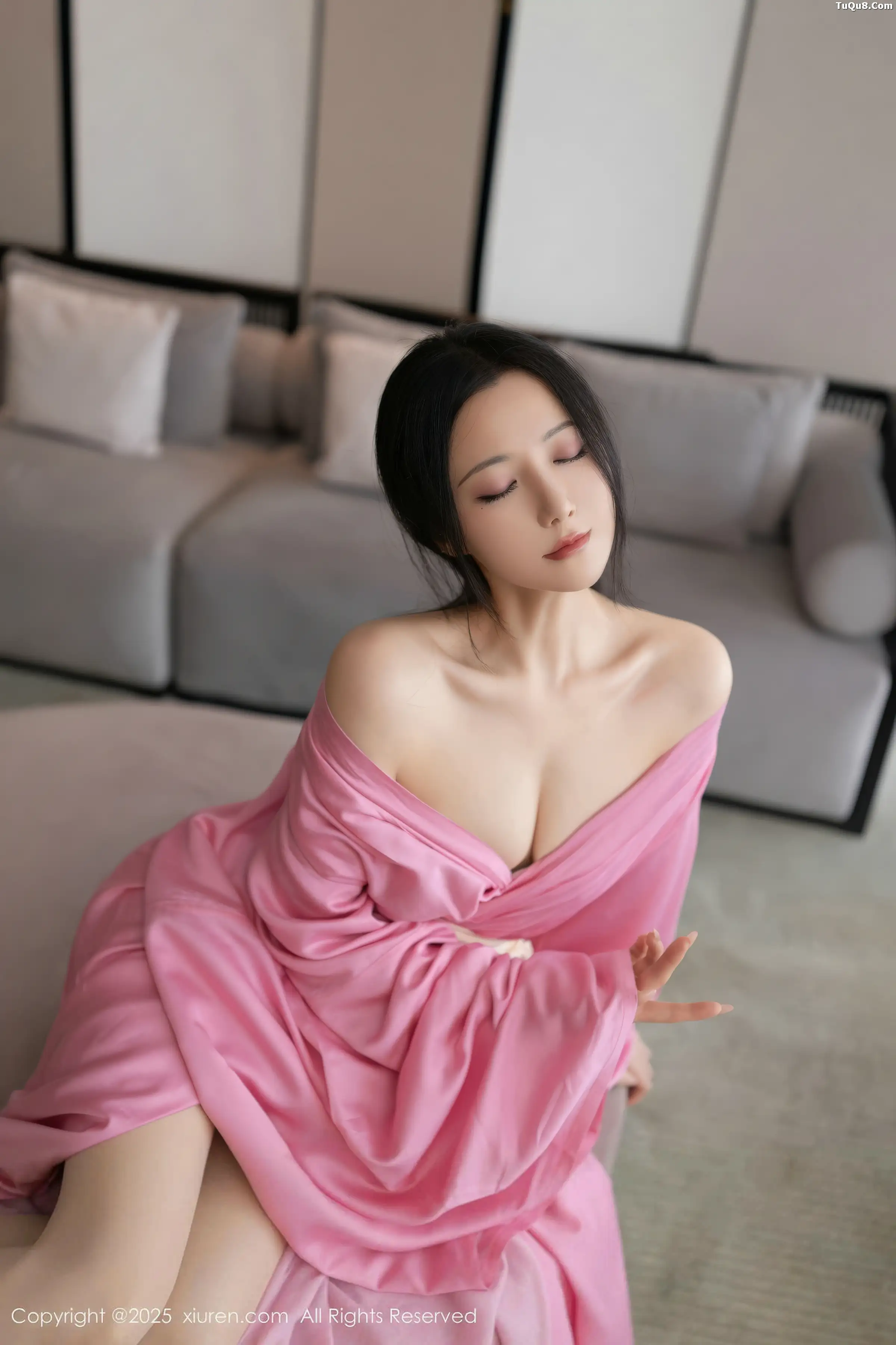 [[XiuRen秀人网]秀人网]No.11049_模特鱼子酱Fish性感粉色月影纱配超薄肉丝秀曼妙身姿诱惑写真82P