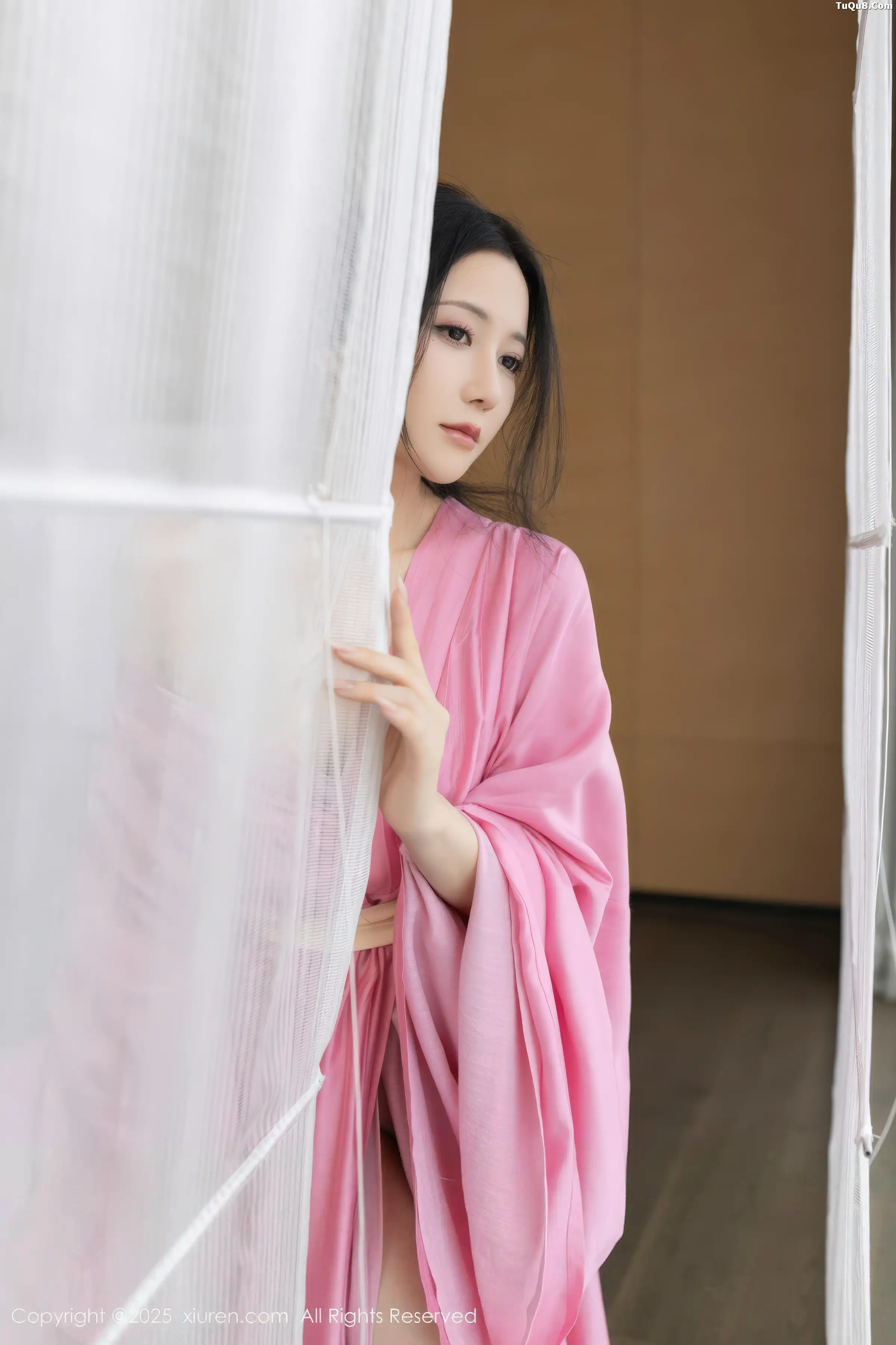 [[XiuRen秀人网]秀人网]No.11049_模特鱼子酱Fish性感粉色月影纱配超薄肉丝秀曼妙身姿诱惑写真82P