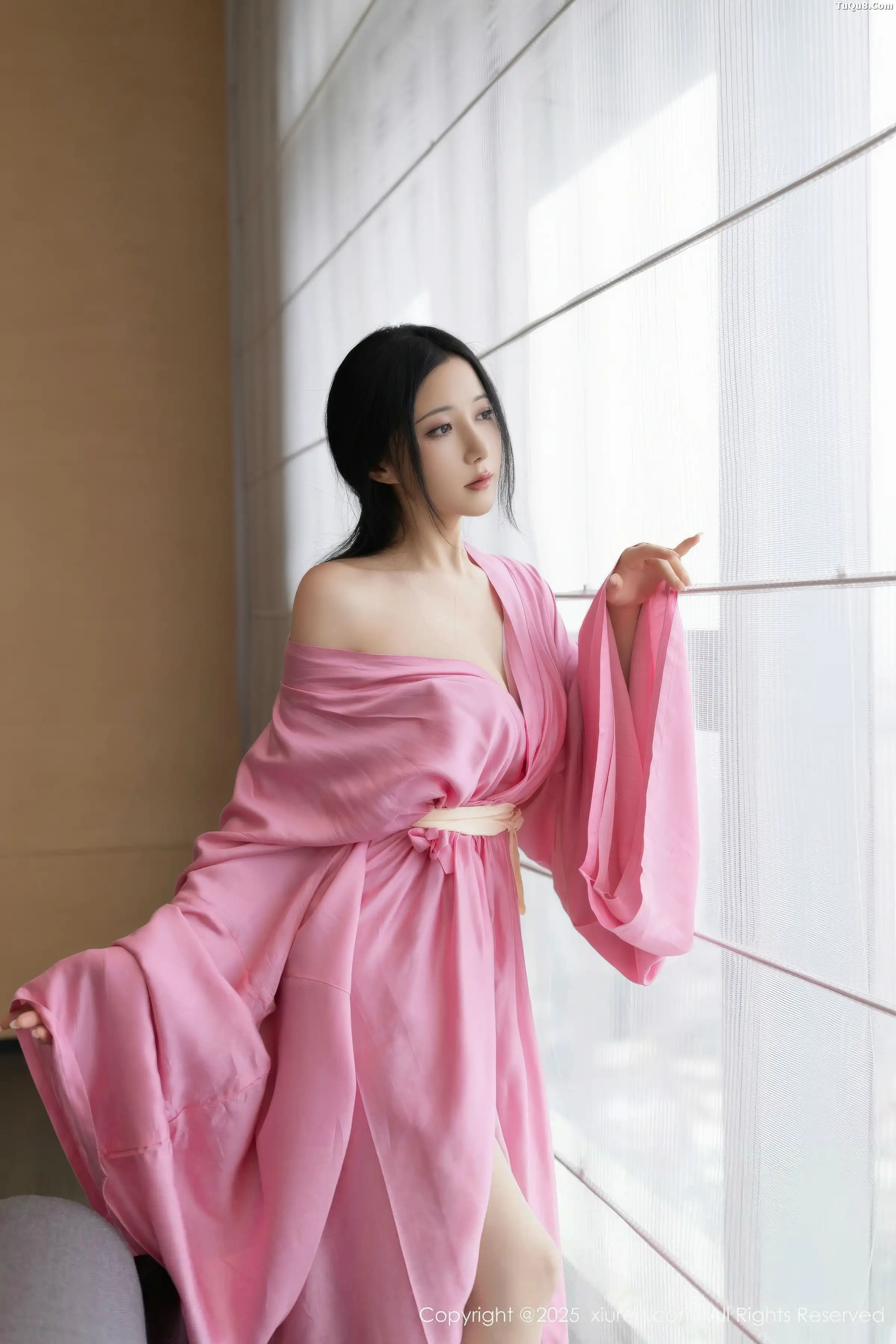 [[XiuRen秀人网]秀人网]No.11049_模特鱼子酱Fish性感粉色月影纱配超薄肉丝秀曼妙身姿诱惑写真82P