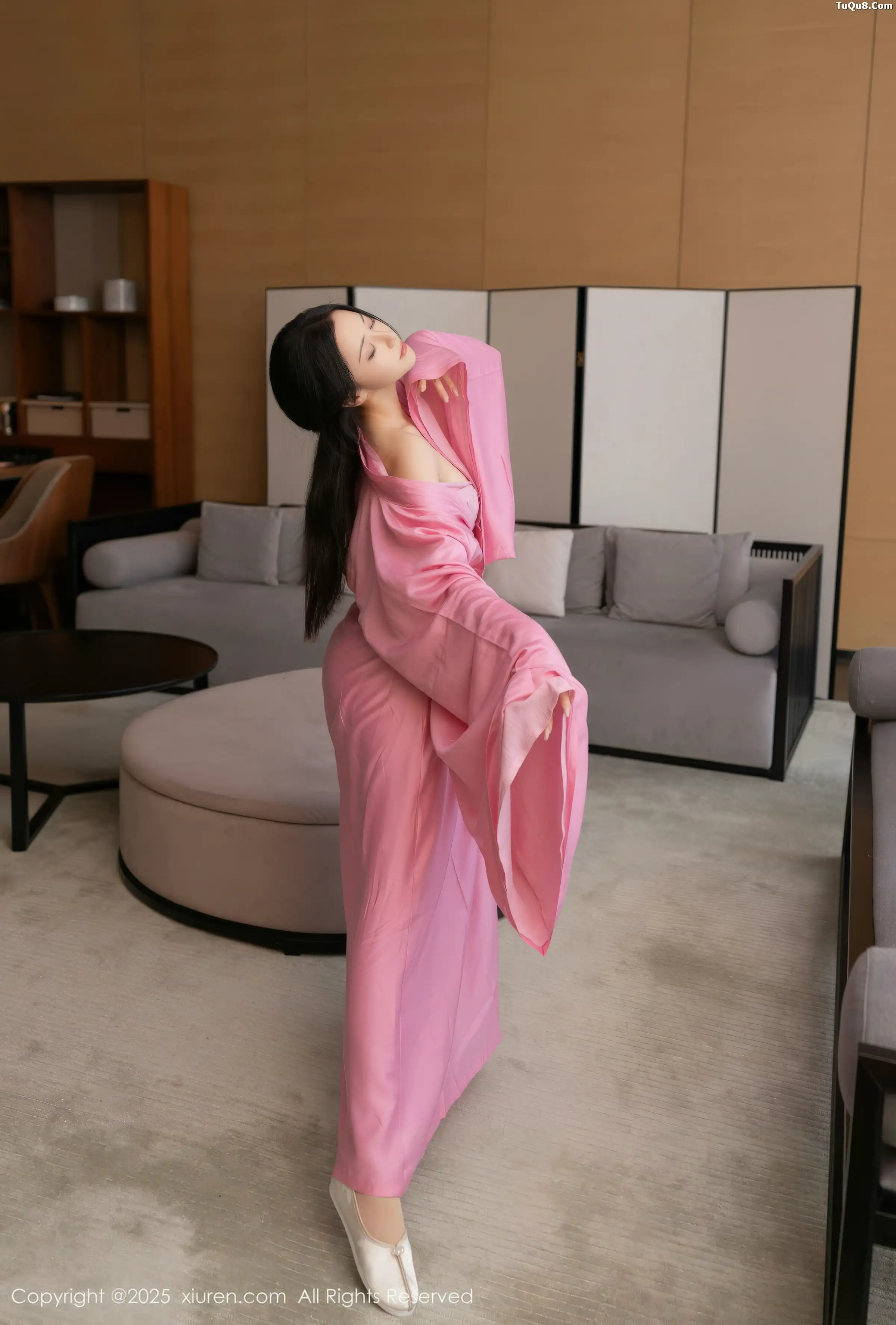 [[XiuRen秀人网]秀人网]No.11049_模特鱼子酱Fish性感粉色月影纱配超薄肉丝秀曼妙身姿诱惑写真82P