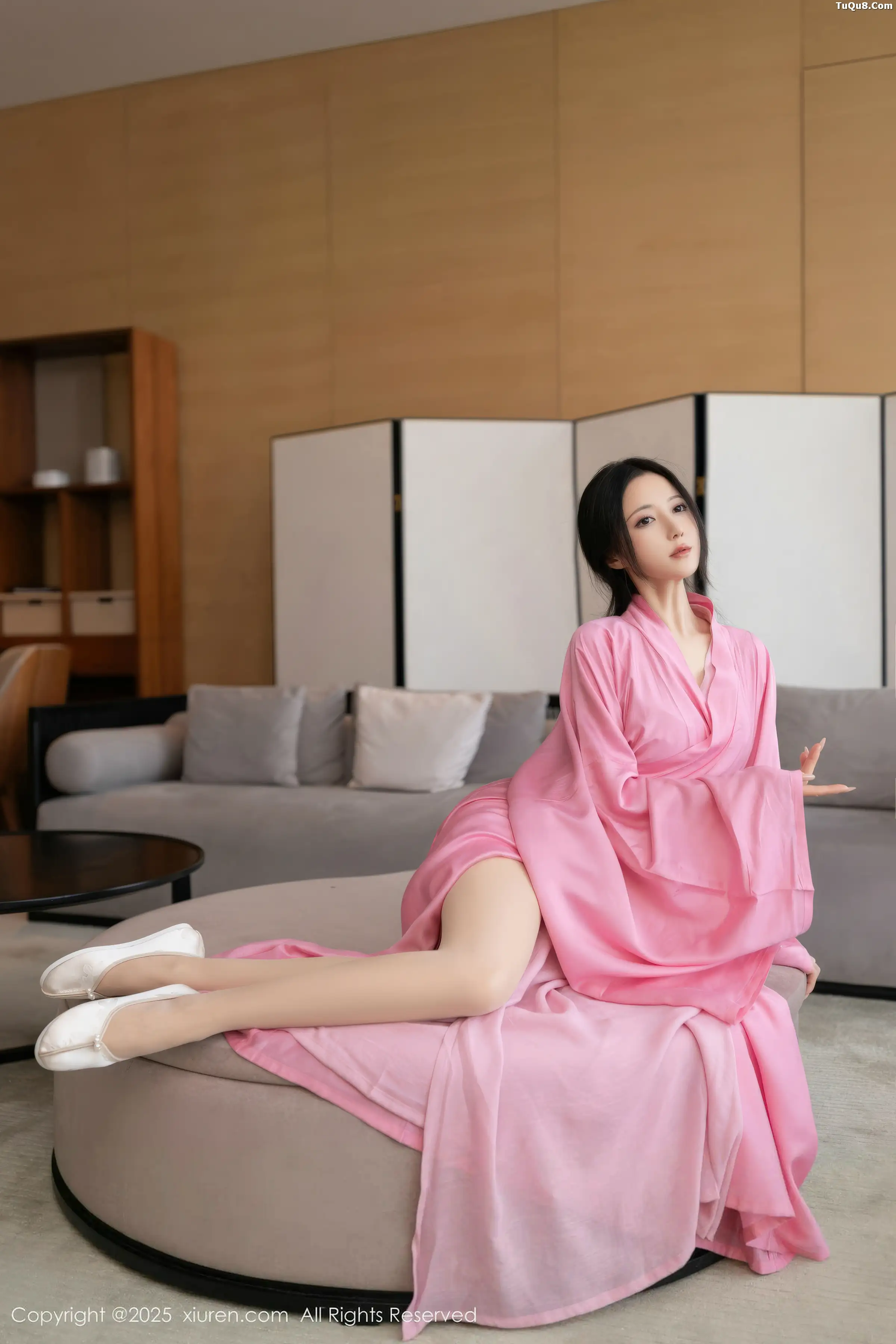 [[XiuRen秀人网]秀人网]No.11049_模特鱼子酱Fish性感粉色月影纱配超薄肉丝秀曼妙身姿诱惑写真82P