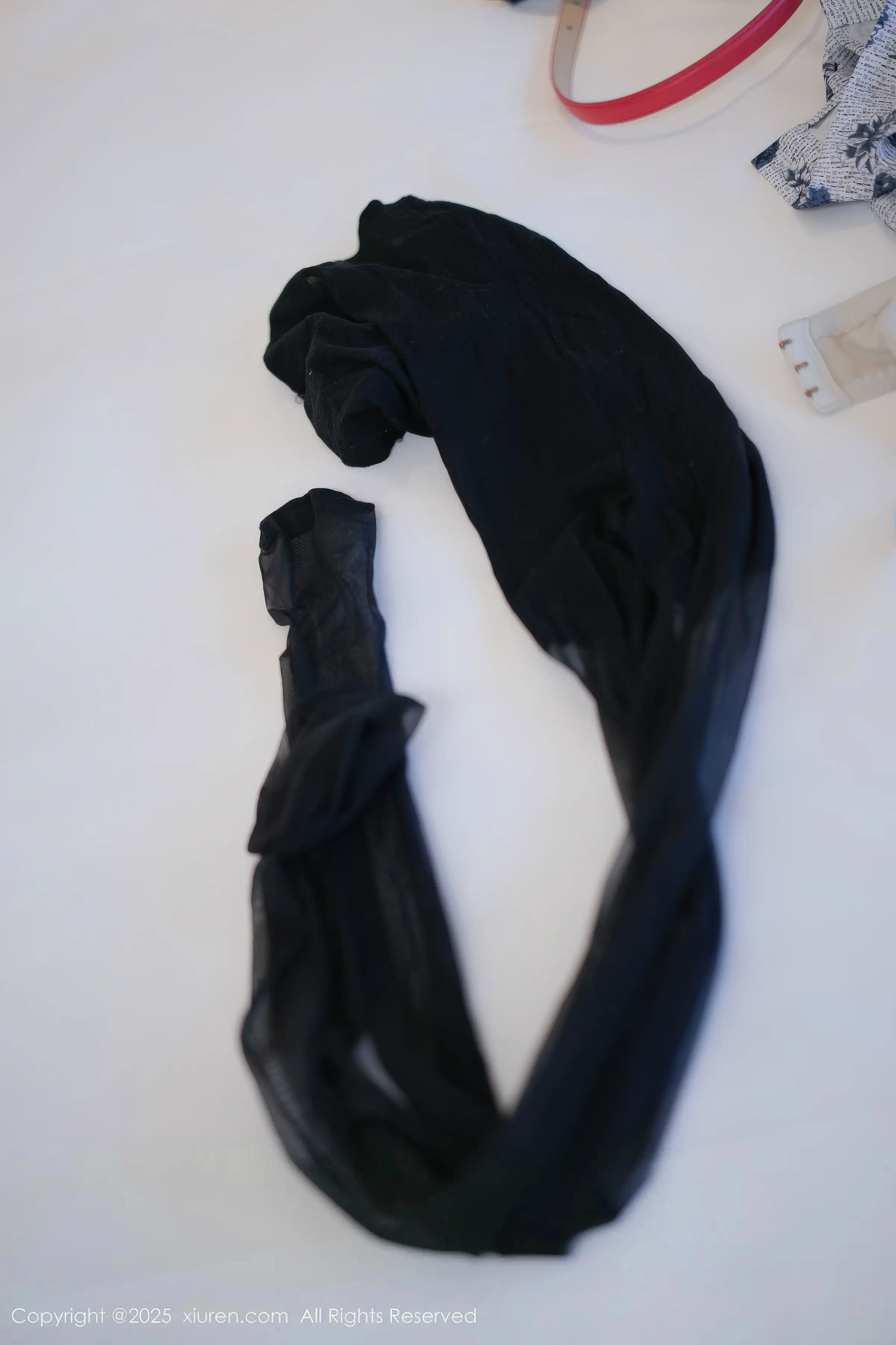 [[XiuRen秀人网]秀人网]No.11115_模特沈南汐RuRu性感空姐制服露灰色内衣秀凹凸身材诱惑写真80P