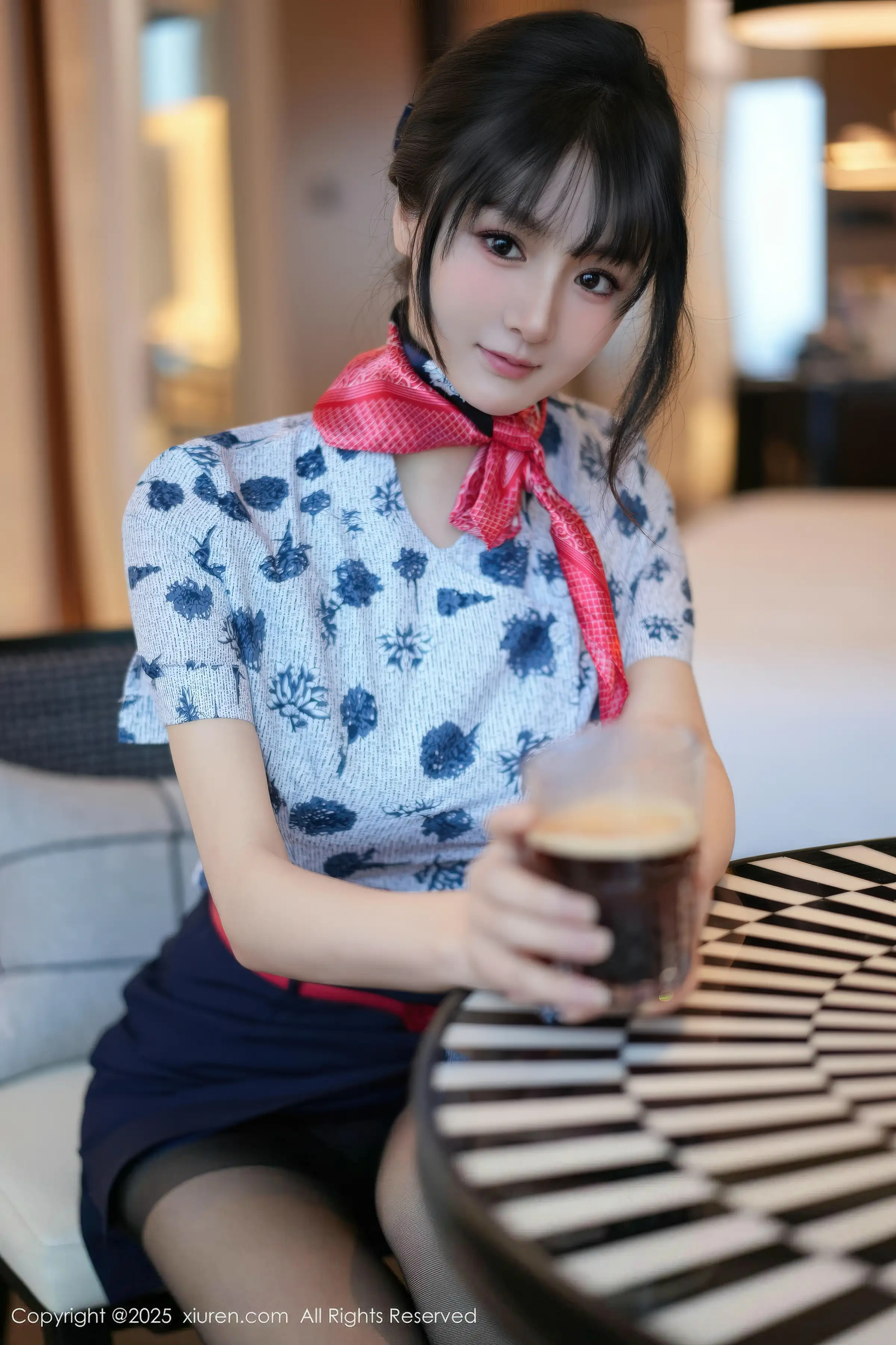 [[XiuRen秀人网]秀人网]No.11115_模特沈南汐RuRu性感空姐制服露灰色内衣秀凹凸身材诱惑写真80P