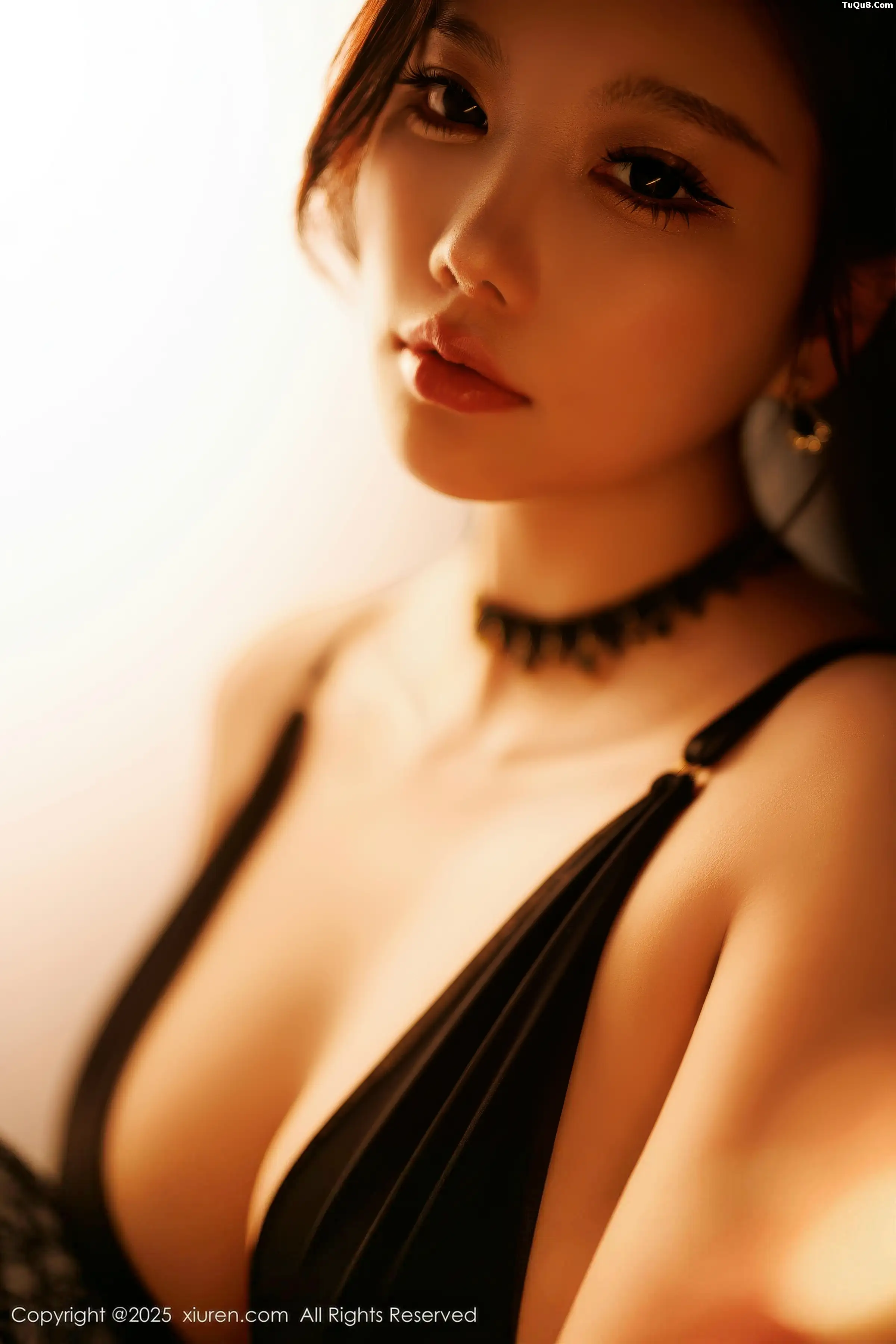 [[XiuRen秀人网]秀人网]No.11013_女神CHENCHEN.性感黑色情趣内衣配黑丝袜秀丰腴身材诱惑写真83P