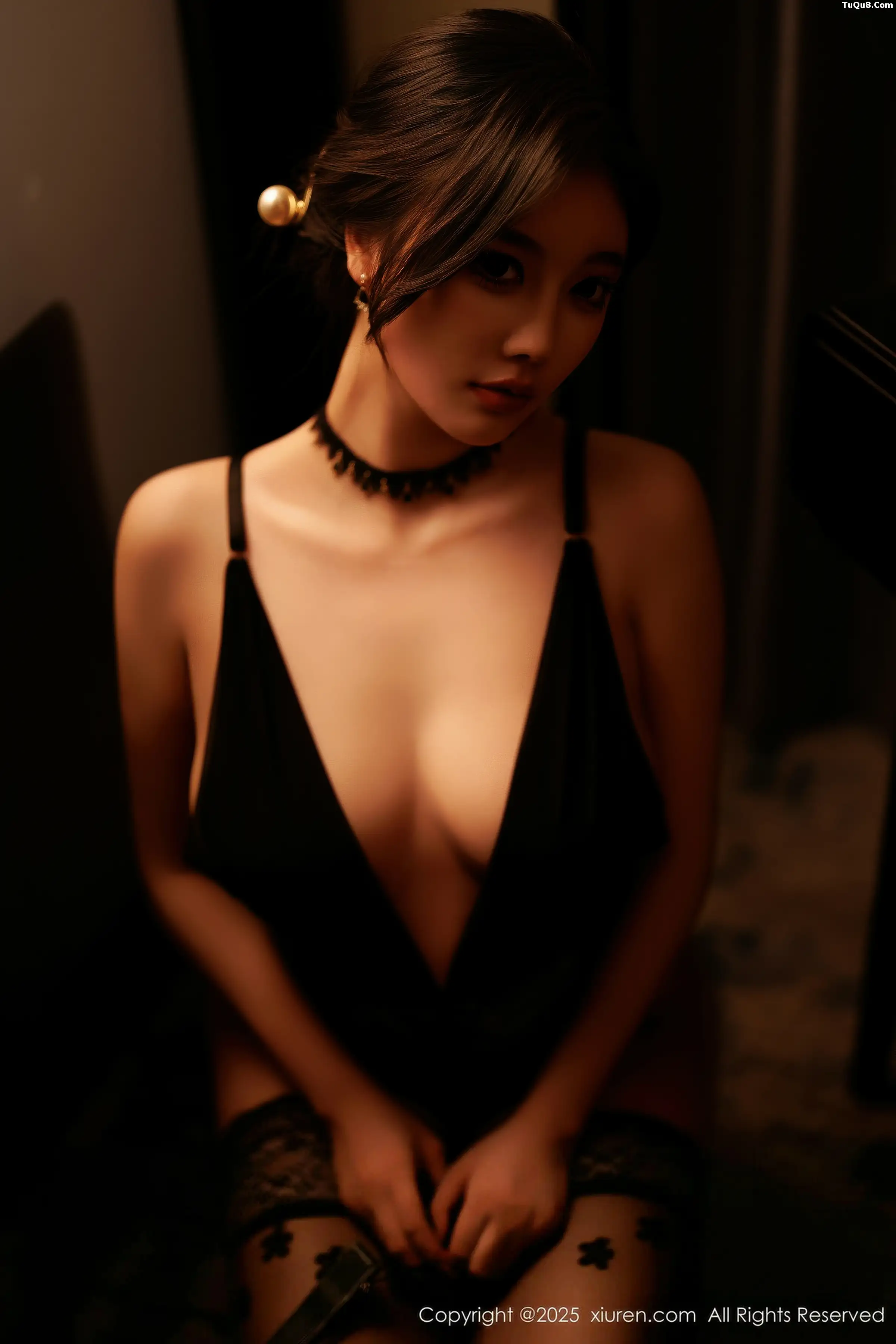 [[XiuRen秀人网]秀人网]No.11013_女神CHENCHEN.性感黑色情趣内衣配黑丝袜秀丰腴身材诱惑写真83P