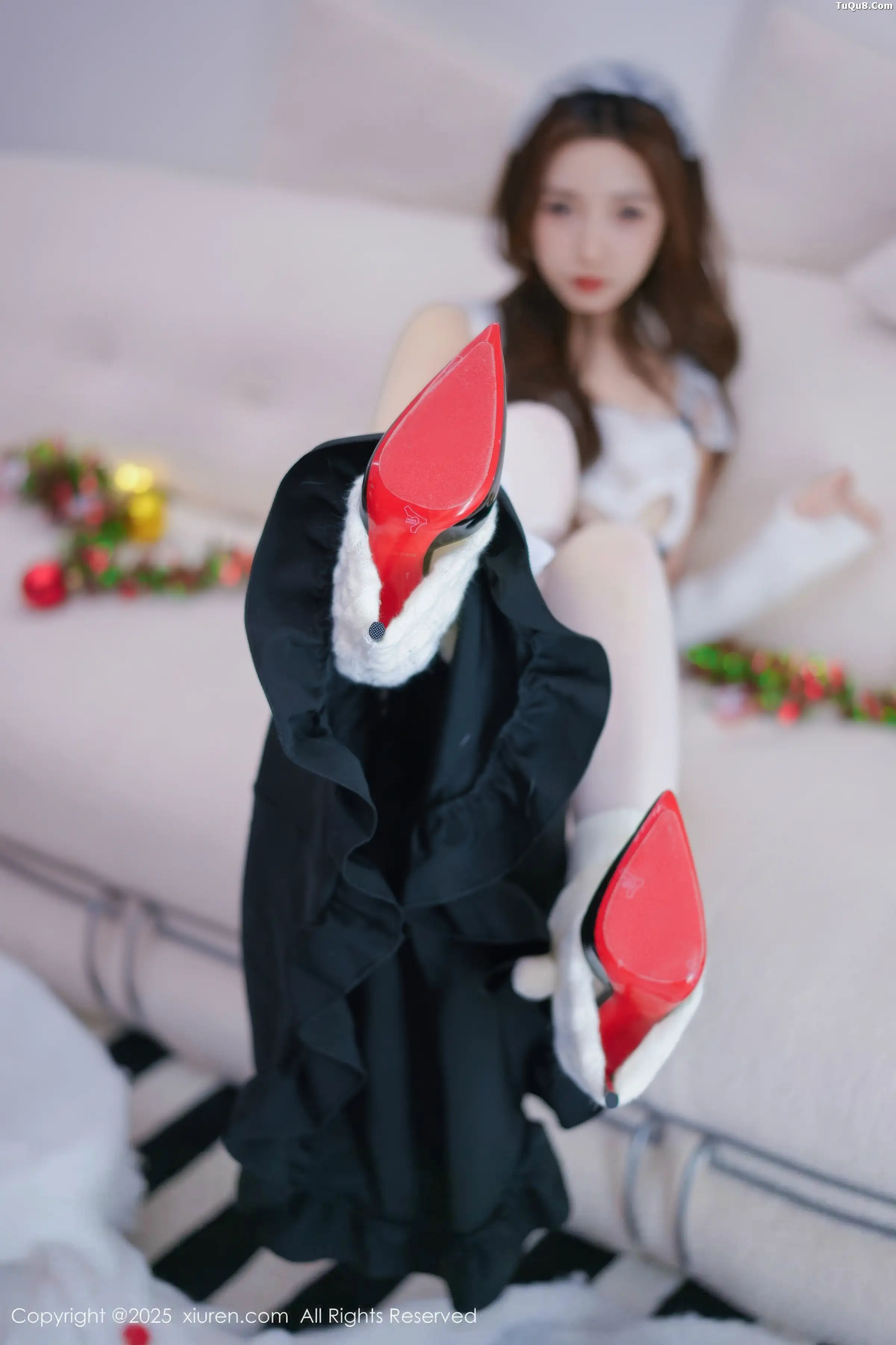 [[XiuRen秀人网]秀人网]No.11152_模特Twins-桃桃性感女仆装扮配白色丝袜秀完美身材撩人诱惑写真77P